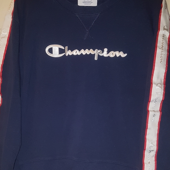 Champion Sweater - Picture 5 of 11